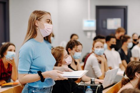 ETUDIANTE_ALUMNI-IGS-RH_PARIS_ECOLE_2021.jpg